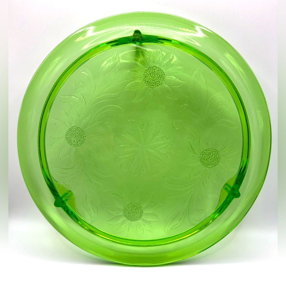 Vintage Jeanette Vaseline Uranium Green Glass Sunflower Footed Cake Stand Plate